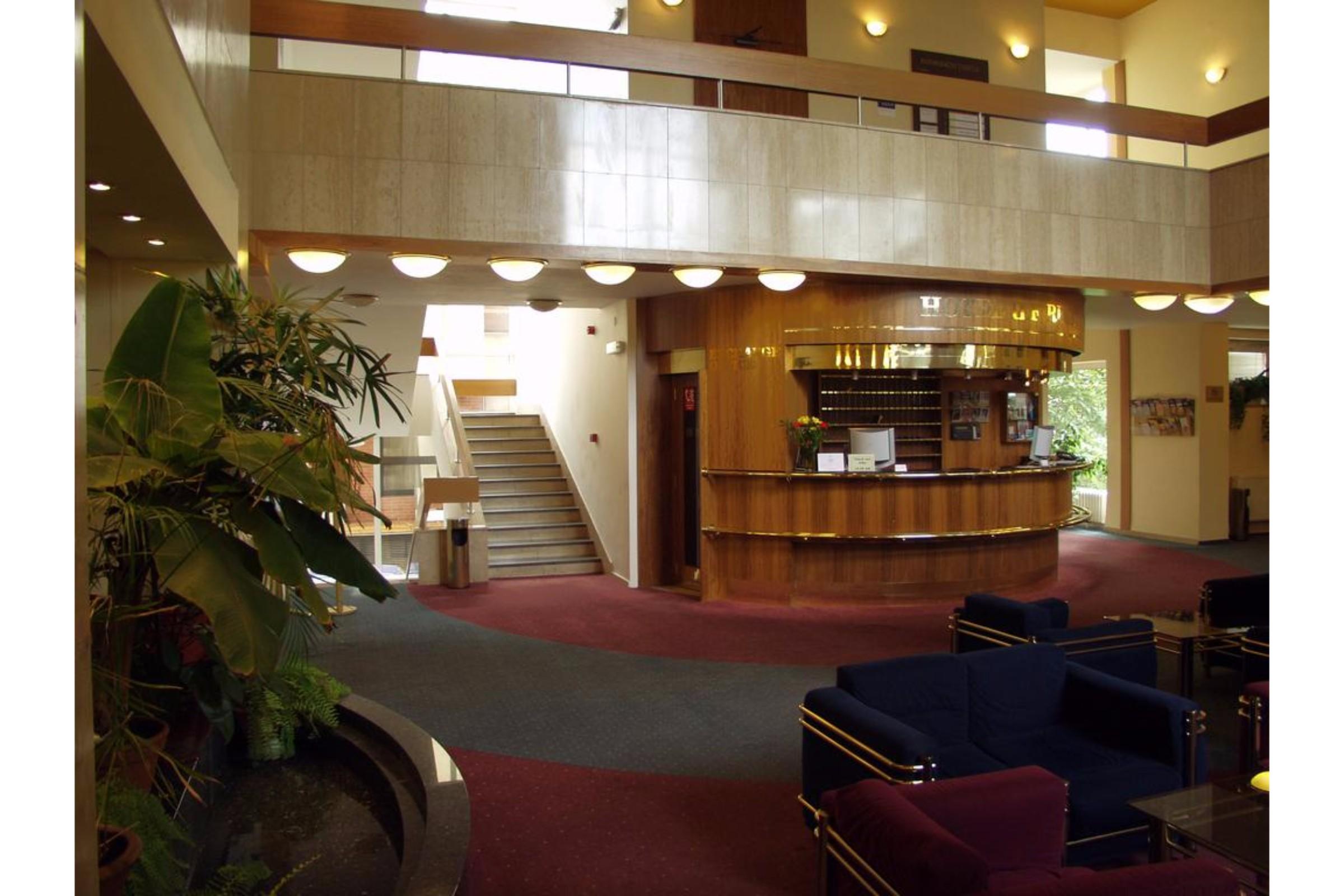 Hotel Ilf براغ المظهر الخارجي الصورة