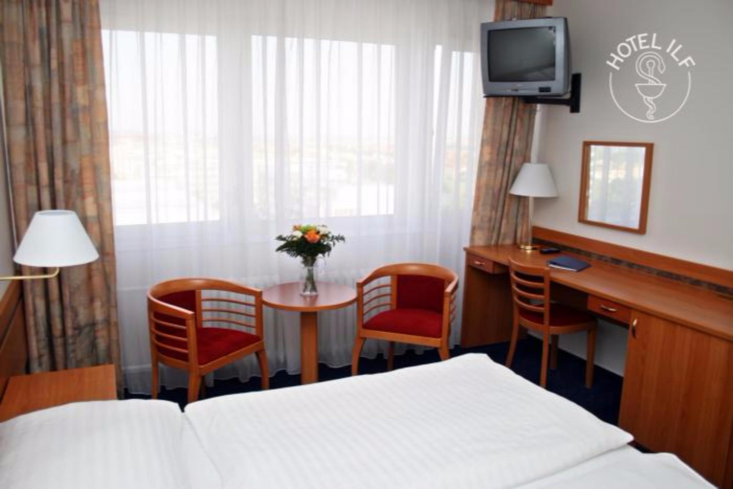 Hotel Ilf براغ المظهر الخارجي الصورة