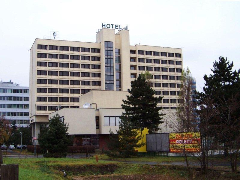 Hotel Ilf براغ المظهر الخارجي الصورة