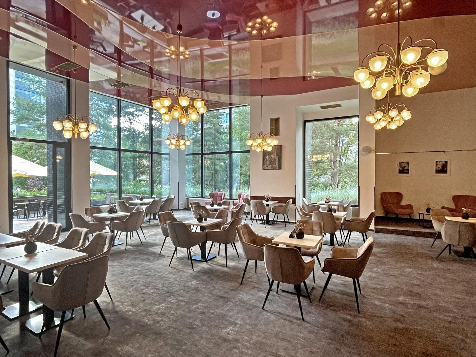 Hotel Ilf براغ المظهر الخارجي الصورة